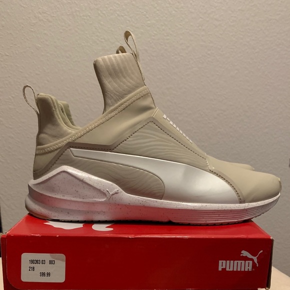 Women’s puma sneakers - Picture 2 of 4